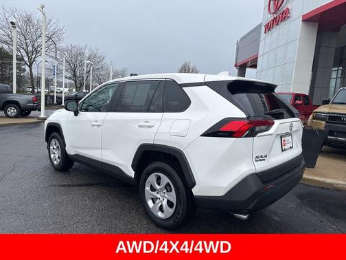 Ice Cap 2024 Toyota RAV4 LE