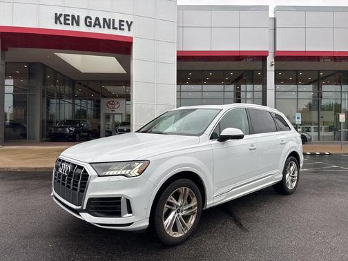 Glacier White 2023 Audi Q7 55 Premium