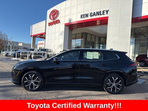 2025 Toyota Crown Signia XLE