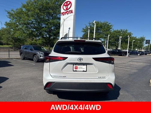 Wind Chill Pearl 2022 Toyota Highlander XLE