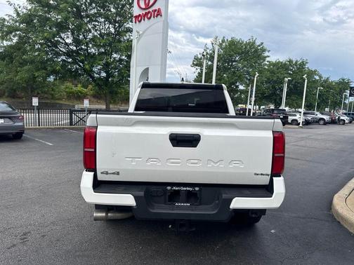Ice Cap 2024 Toyota Tacoma SR5