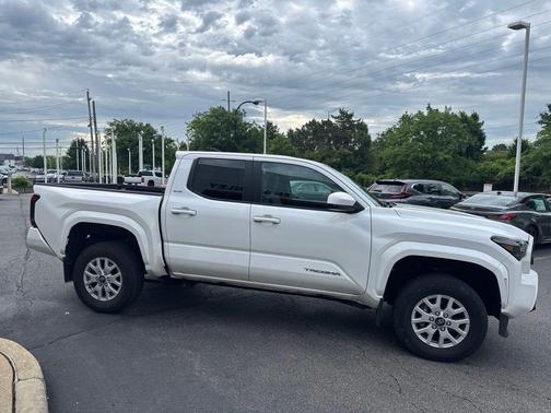 Ice Cap 2024 Toyota Tacoma SR5