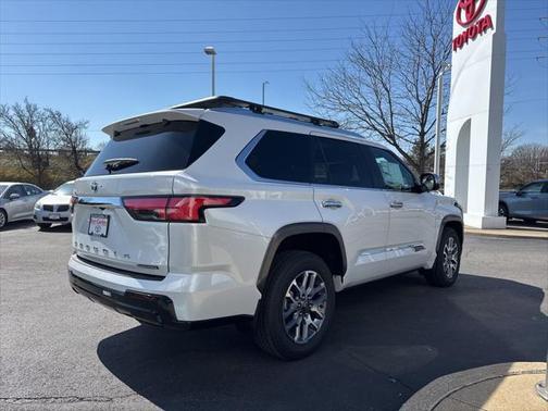 2025 Toyota Sequoia Base