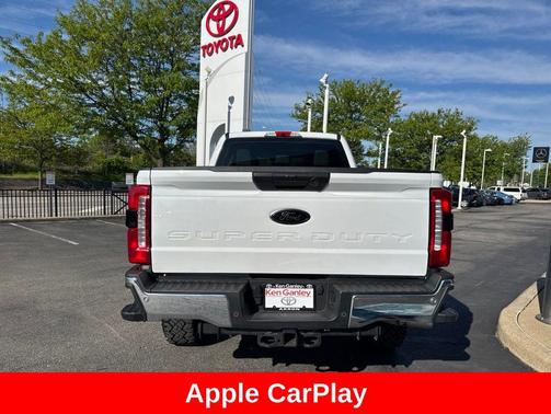 Oxford White 2024 Ford F-250 XL