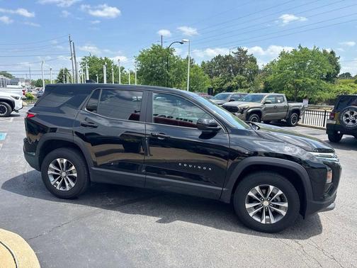 Mosaic Black Metallic 2025 Chevrolet Equinox 1LT