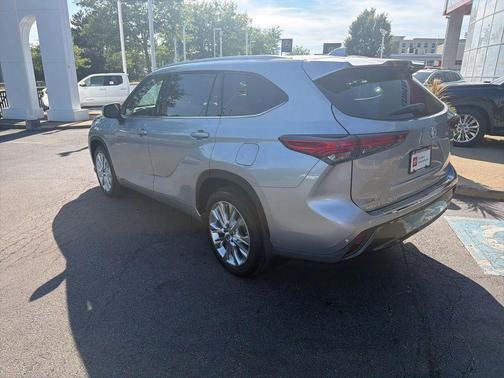 Celestial Silver Metallic 2023 Toyota Highlander Limited