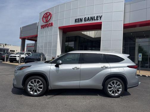 Celestial Silver Metallic 2023 Toyota Highlander Limited