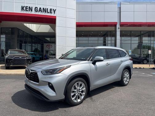 Celestial Silver Metallic 2023 Toyota Highlander Limited