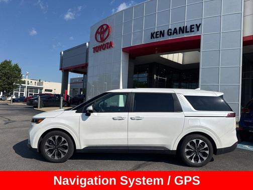 Snow White Pearl 2024 Kia Carnival EX
