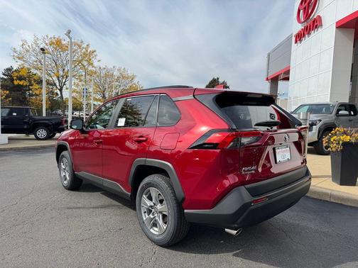 2025 Toyota RAV4 XLE