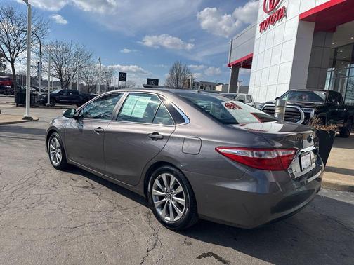 2016 Toyota Camry Hybrid 