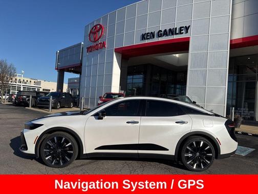 Black/Oxygen White 2023 Toyota Crown Platinum