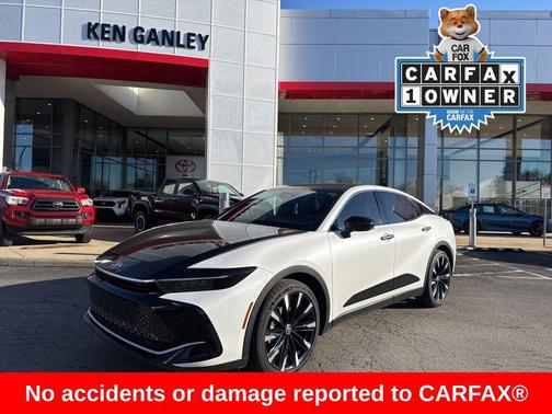 Black/Oxygen White 2023 Toyota Crown Platinum