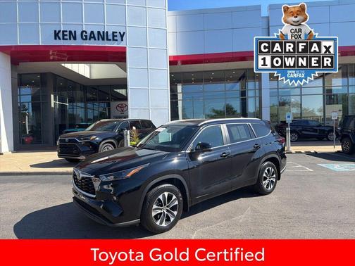 Midnight Black Metallic 2024 Toyota Highlander XLE