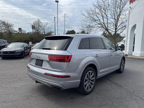 Silver Metallic 2019 Audi Q7 55 Premium Plus