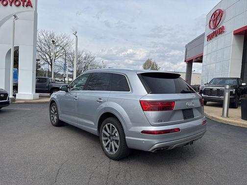Silver Metallic 2019 Audi Q7 55 Premium Plus