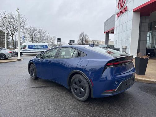 2025 Toyota Prius LE