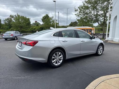2022 Chevrolet Malibu FWD LT