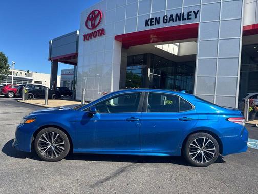 Blue Streak Metallic 2020 Toyota Camry SE