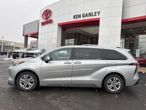 2023 Toyota Sienna Platinum 7 Passenger