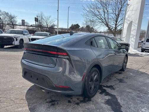 2025 Toyota Prius LE