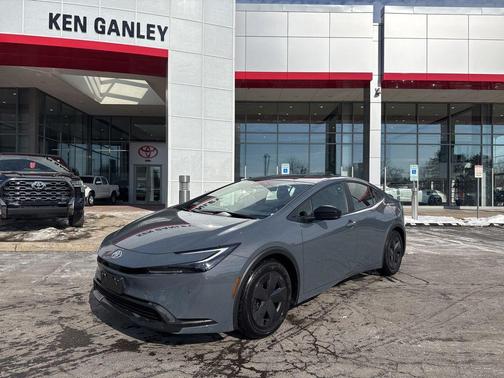 2025 Toyota Prius LE