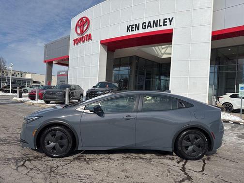 2025 Toyota Prius LE