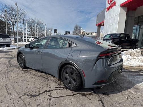 2025 Toyota Prius LE