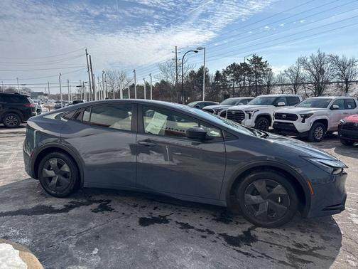 2025 Toyota Prius LE