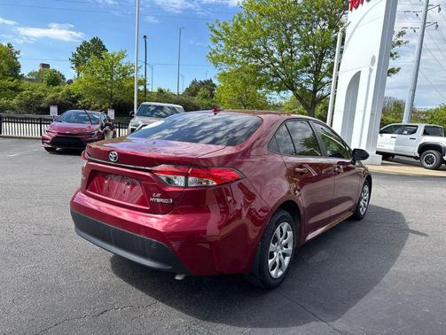 Pearl 2024 Toyota Corolla Hybrid LE