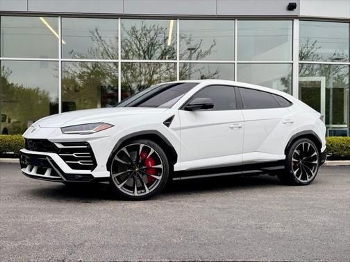 2021 Lamborghini Urus Graphite Capsule