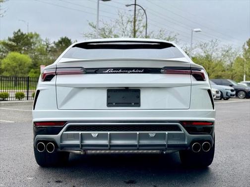2021 Lamborghini Urus Graphite Capsule