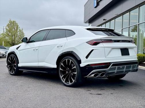 2021 Lamborghini Urus Graphite Capsule