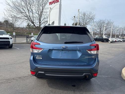 Horizon Blue Pearl 2024 Subaru Forester Premium