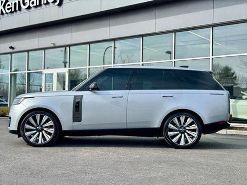 2023 Land Rover Range Rover SV