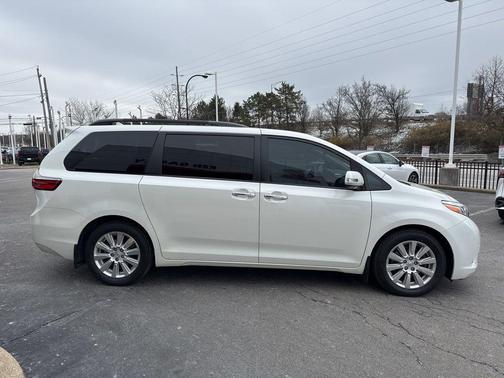 2017 Toyota Sienna Limited Premium
