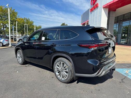 2025 Toyota Highlander Platinum