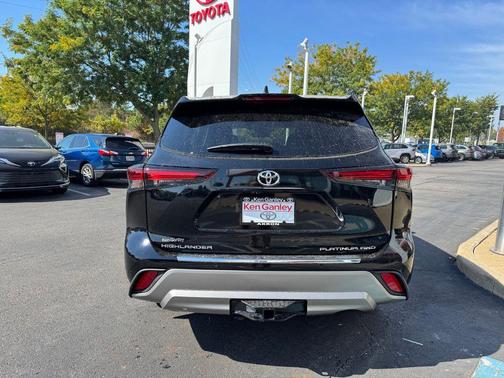 2025 Toyota Highlander Platinum