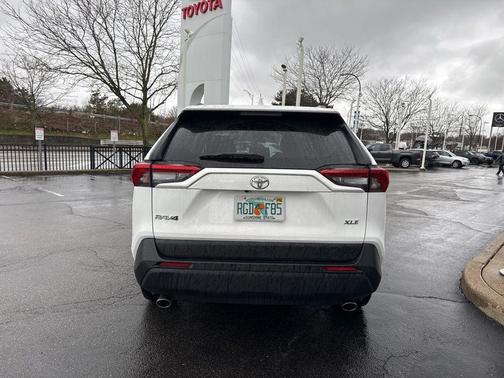 2025 Toyota RAV4 XLE