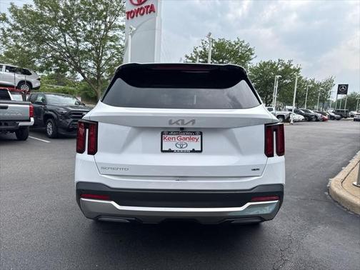 2024 Kia Sorento S