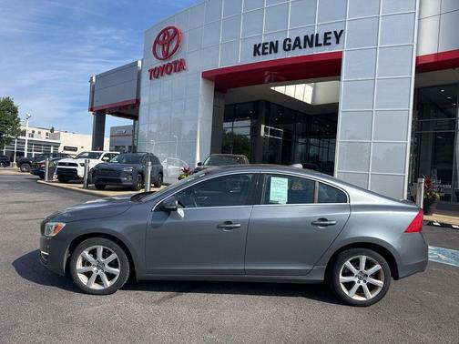 Gray Metallic 2016 Volvo S60 T5 Drive-E Premier