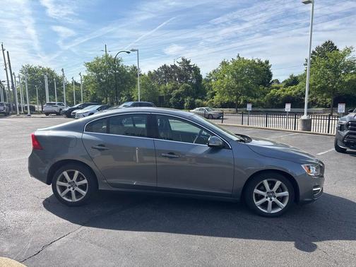 Gray Metallic 2016 Volvo S60 T5 Drive-E Premier
