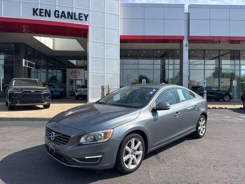Gray Metallic 2016 Volvo S60 T5 Drive-E Premier