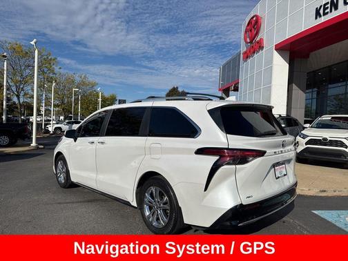 2023 Toyota Sienna Platinum 7 Passenger