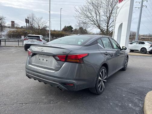 2022 Nissan Altima SR Intelligent AWD