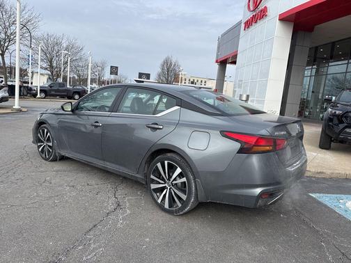 2022 Nissan Altima SR Intelligent AWD