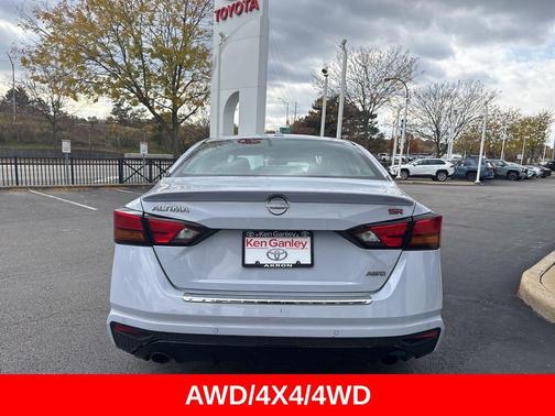 2023 Nissan Altima SR Intelligent AWD