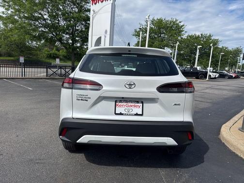 Pearl 2026 Toyota Corolla Cross L