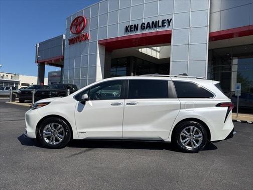 2021 Toyota Sienna Platinum 7 Passenger