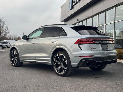 2023 Audi RS Q8 4.0T